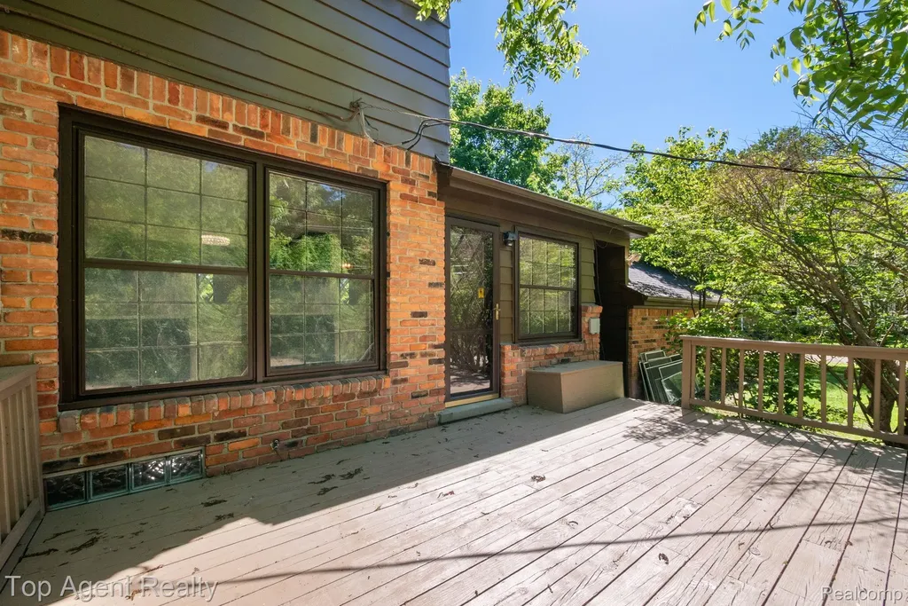 6525 Little Turkey Run Shelby Charter Township MI 48317