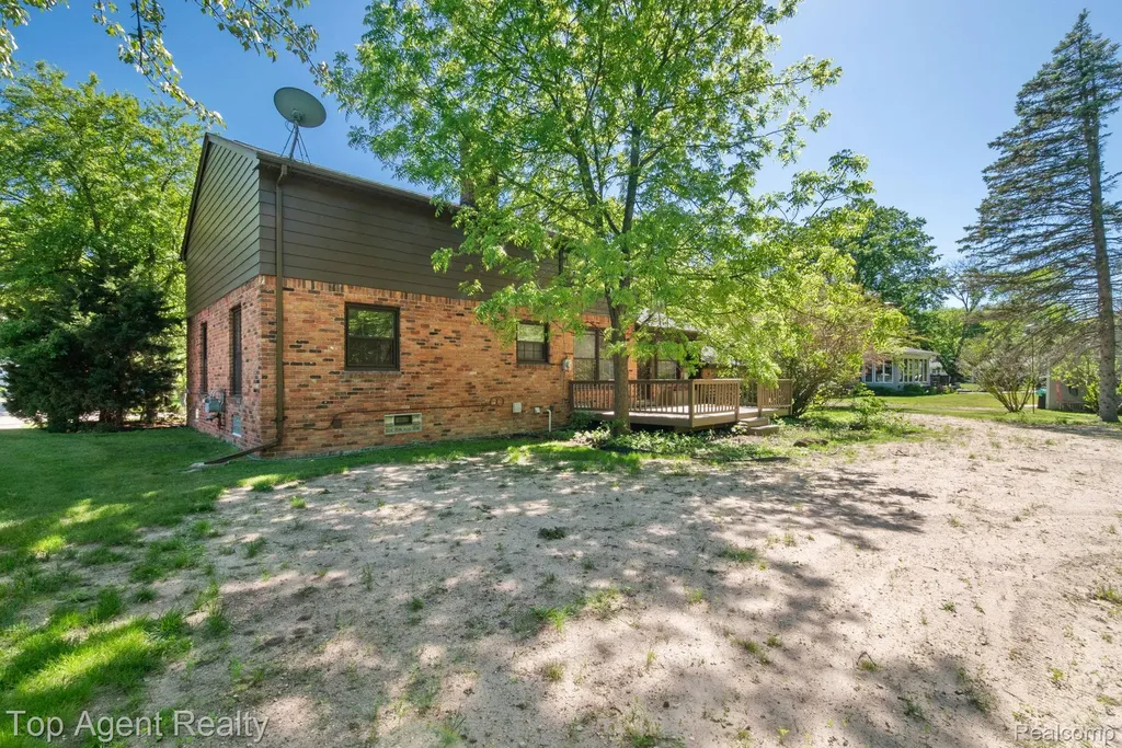 6525 Little Turkey Run Shelby Charter Township MI 48317