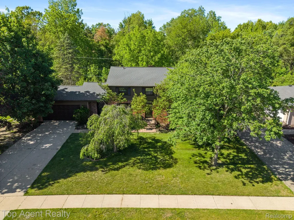 6525 Little Turkey Run Shelby Charter Township MI 48317