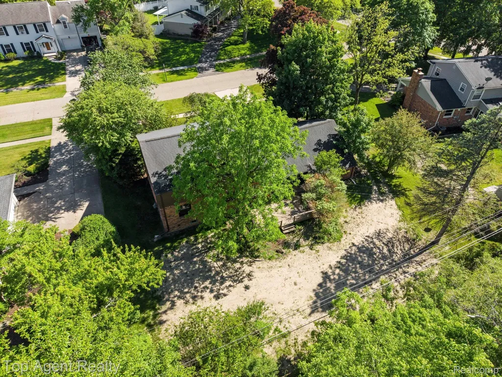 6525 Little Turkey Run Shelby Charter Township MI 48317