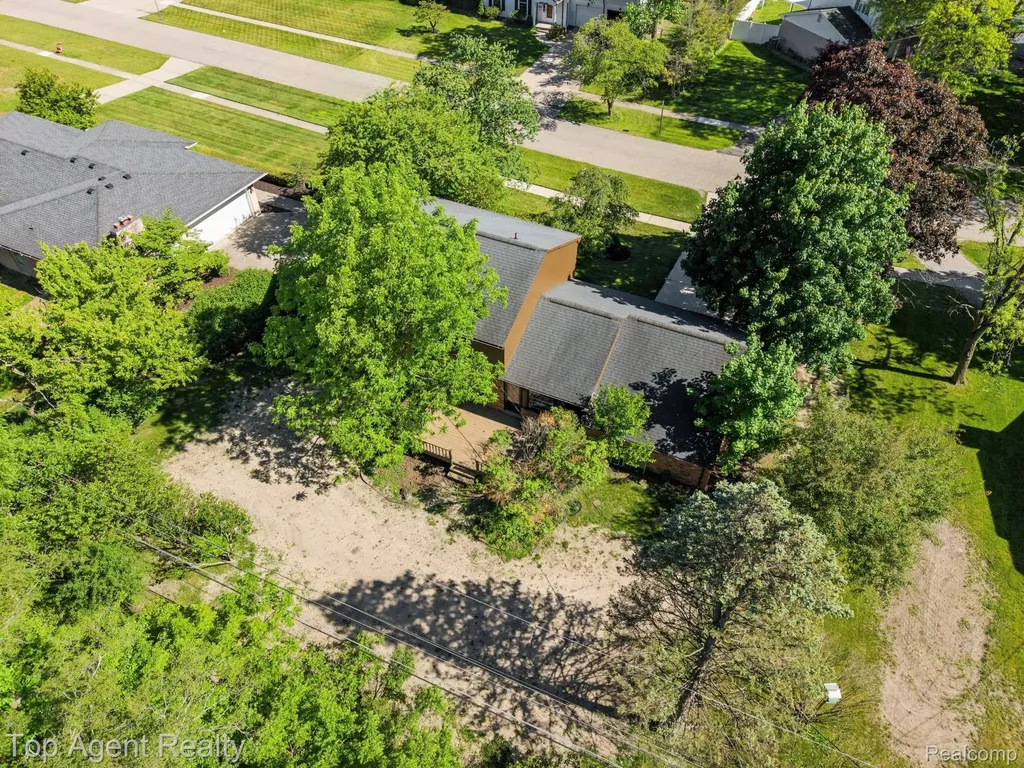 6525 Little Turkey Run Shelby Charter Township MI 48317