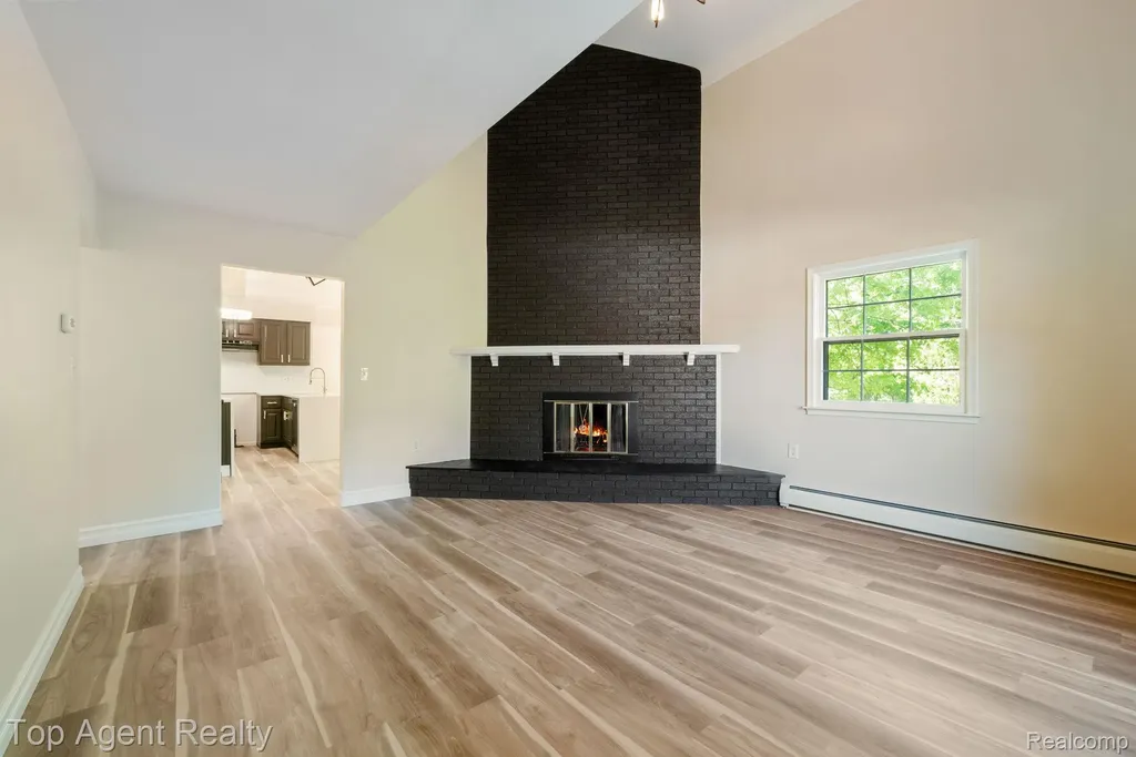 6525 Little Turkey Run Shelby Charter Township MI 48317