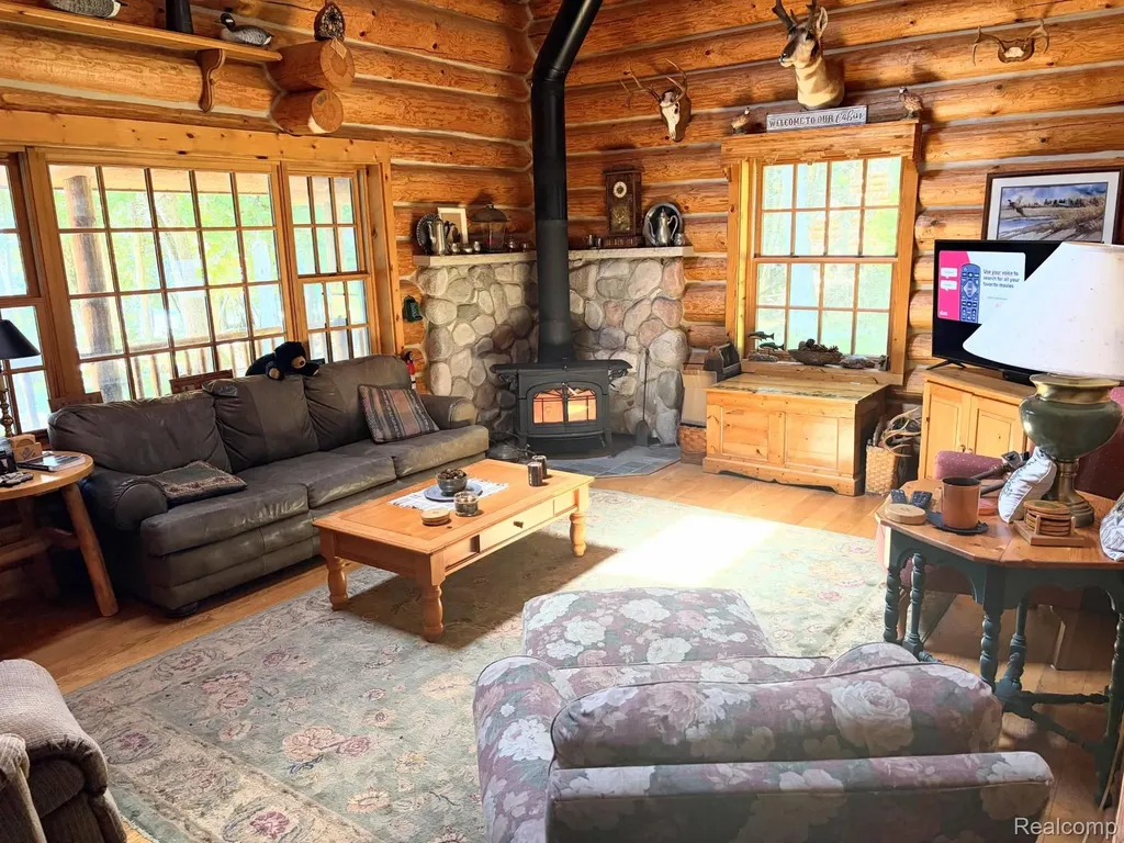 2995 S Lakeshore Drive Bois Blanc Township MI 49775