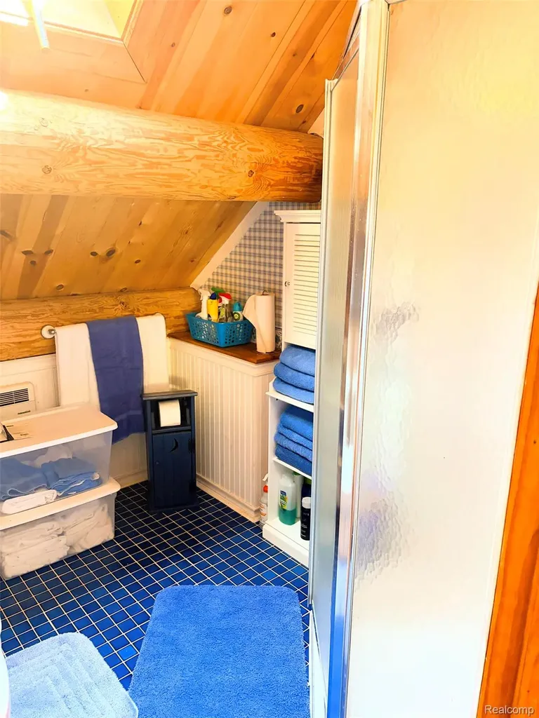 2995 S Lakeshore Drive Bois Blanc Township MI 49775