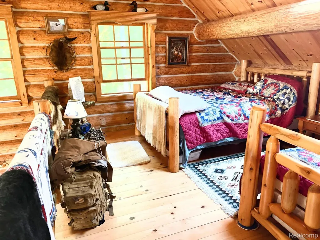 2995 S Lakeshore Drive Bois Blanc Township MI 49775