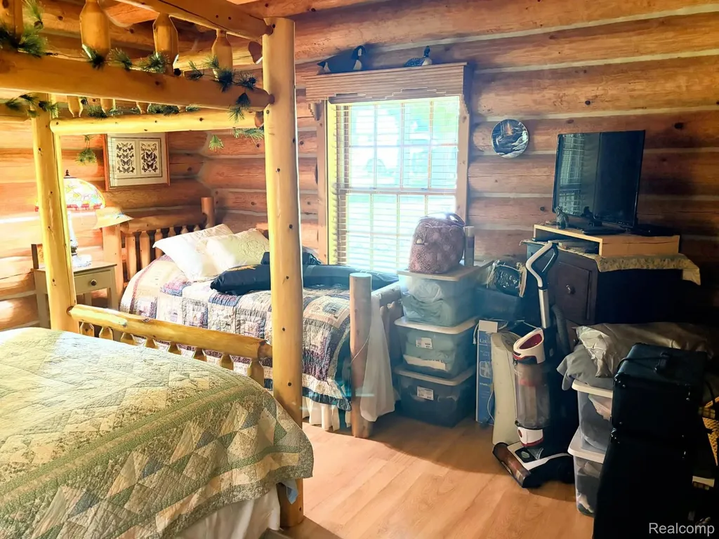 2995 S Lakeshore Drive Bois Blanc Township MI 49775