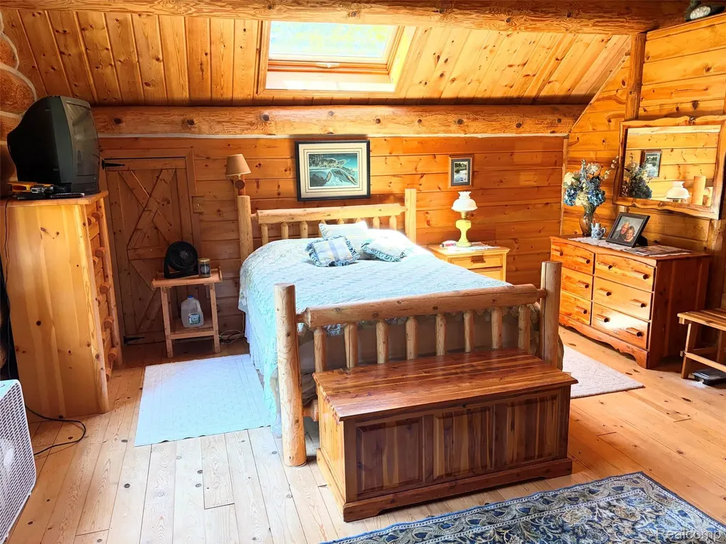2995 S Lakeshore Drive Bois Blanc Township MI 49775
