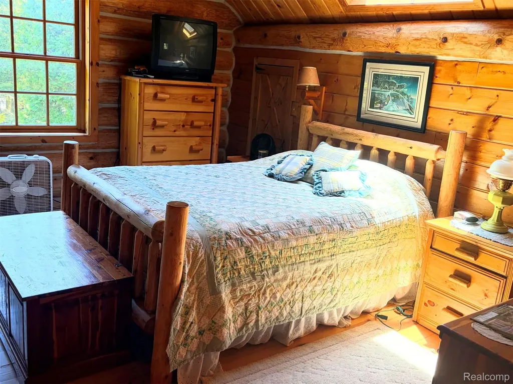 2995 S Lakeshore Drive Bois Blanc Township MI 49775