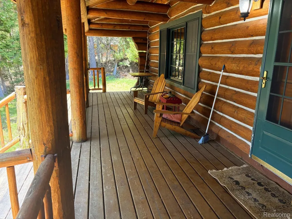 2995 S Lakeshore Drive Bois Blanc Township MI 49775