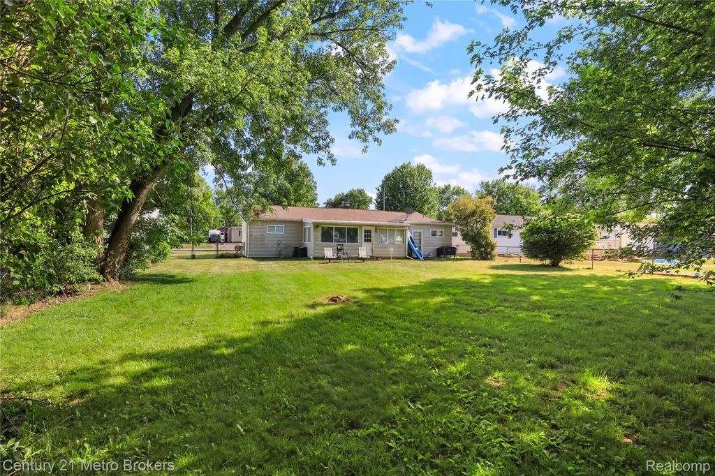1319 Coutant Street Flushing City MI 48433