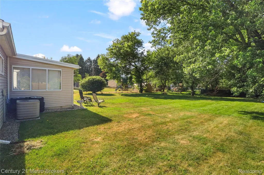 1319 Coutant Street Flushing City MI 48433