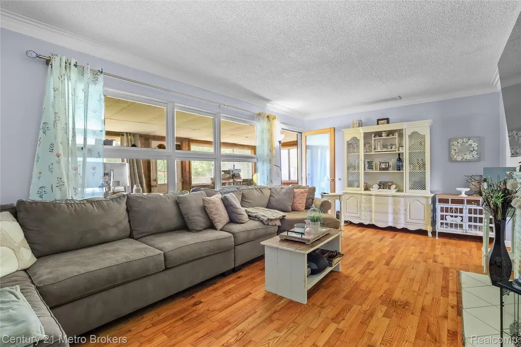 1319 Coutant Street Flushing City MI 48433