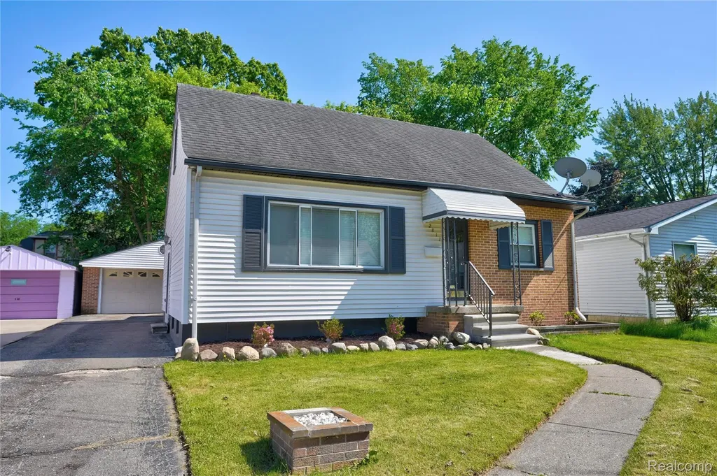 2817 Yale Street Flint City MI 48503