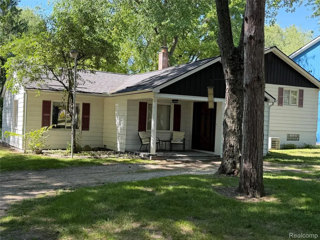 8420 Pacton Drive Shelby Charter Township MI 48317