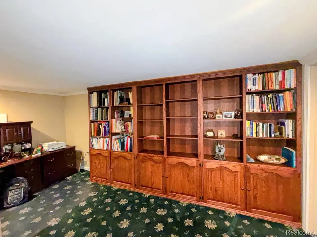 8420 Pacton Drive Shelby Charter Township MI 48317