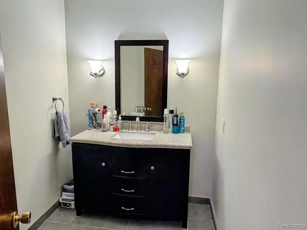 8420 Pacton Drive Shelby Charter Township MI 48317