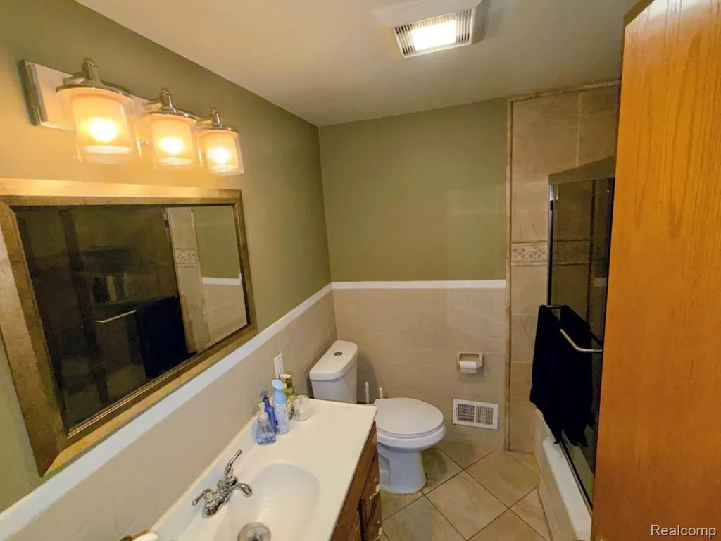8420 Pacton Drive Shelby Charter Township MI 48317