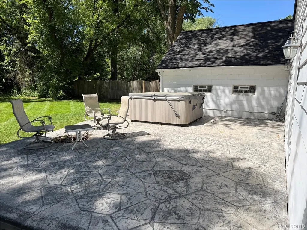 8420 Pacton Drive Shelby Charter Township MI 48317