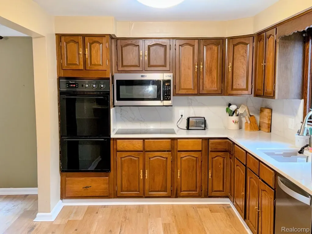 8420 Pacton Drive Shelby Charter Township MI 48317