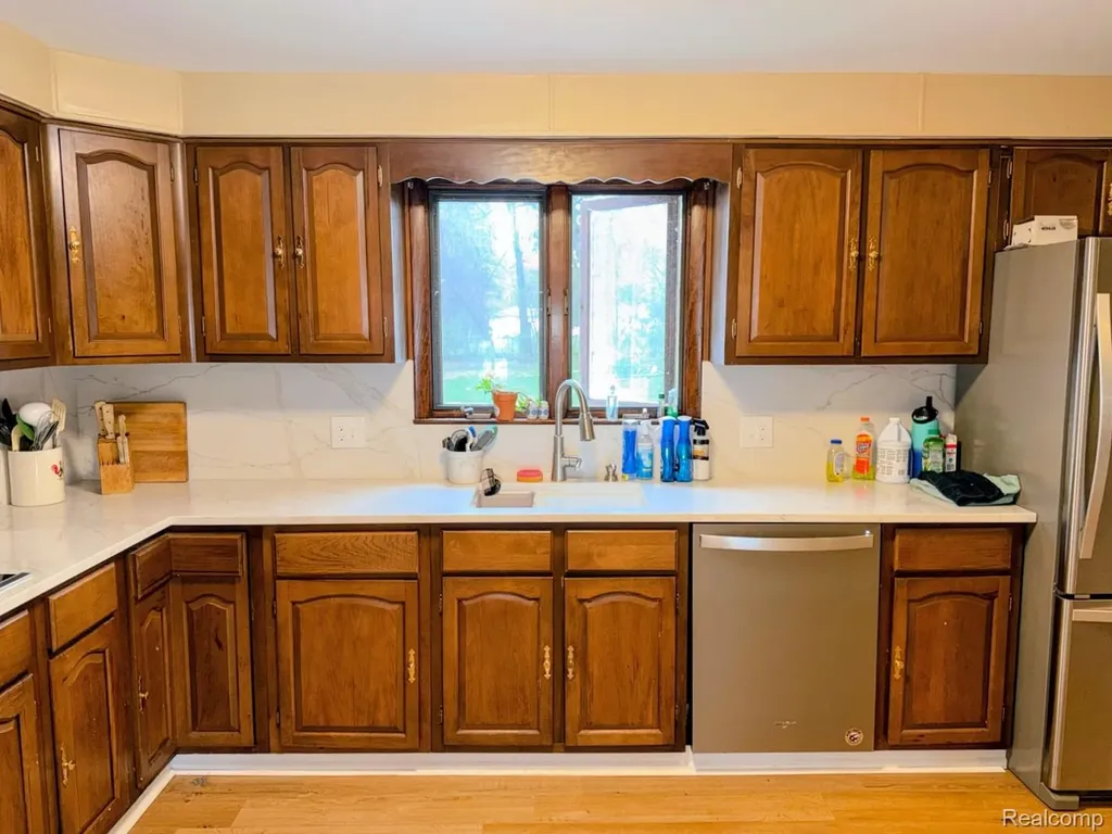 8420 Pacton Drive Shelby Charter Township MI 48317