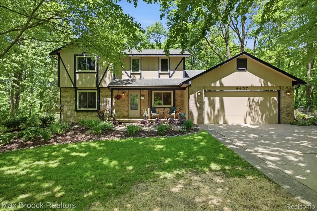 4457 Fettig Trail White Lake Charter Township MI 48383
