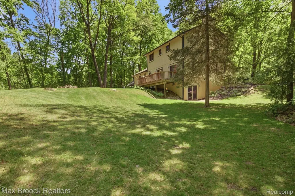 4457 Fettig Trail White Lake Charter Township MI 48383