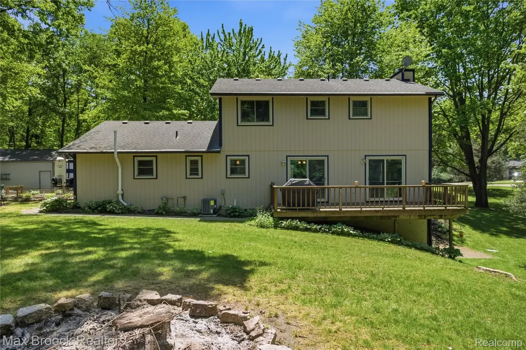 4457 Fettig Trail White Lake Charter Township MI 48383