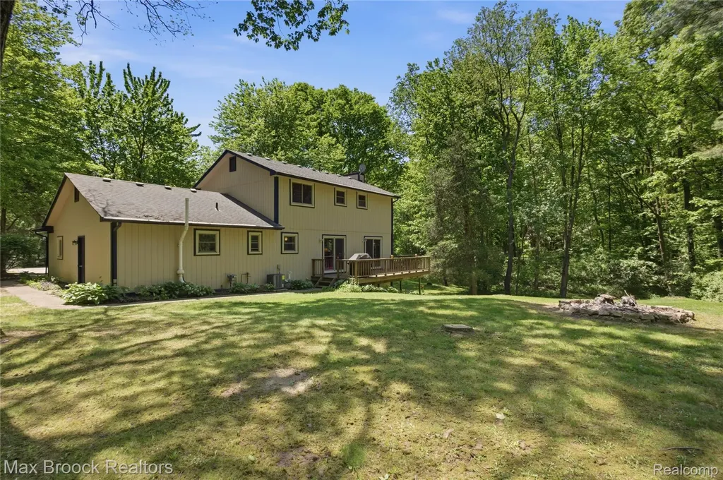 4457 Fettig Trail White Lake Charter Township MI 48383