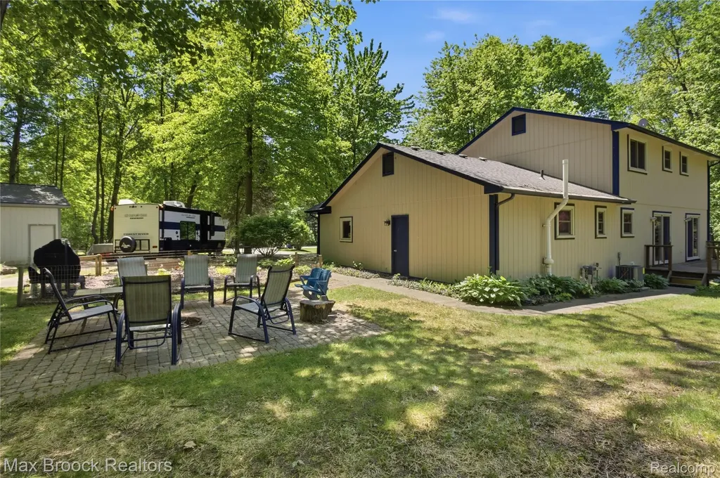 4457 Fettig Trail White Lake Charter Township MI 48383