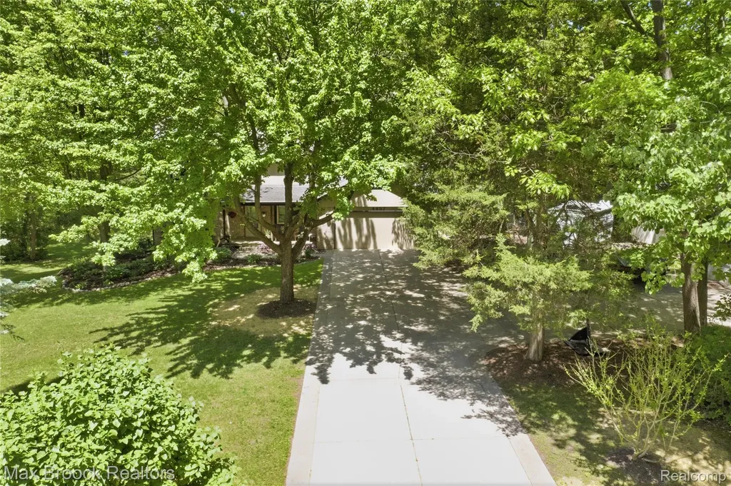 4457 Fettig Trail White Lake Charter Township MI 48383