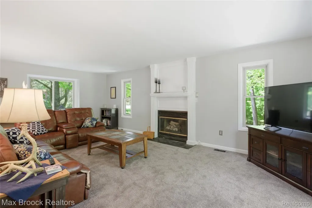 4457 Fettig Trail White Lake Charter Township MI 48383