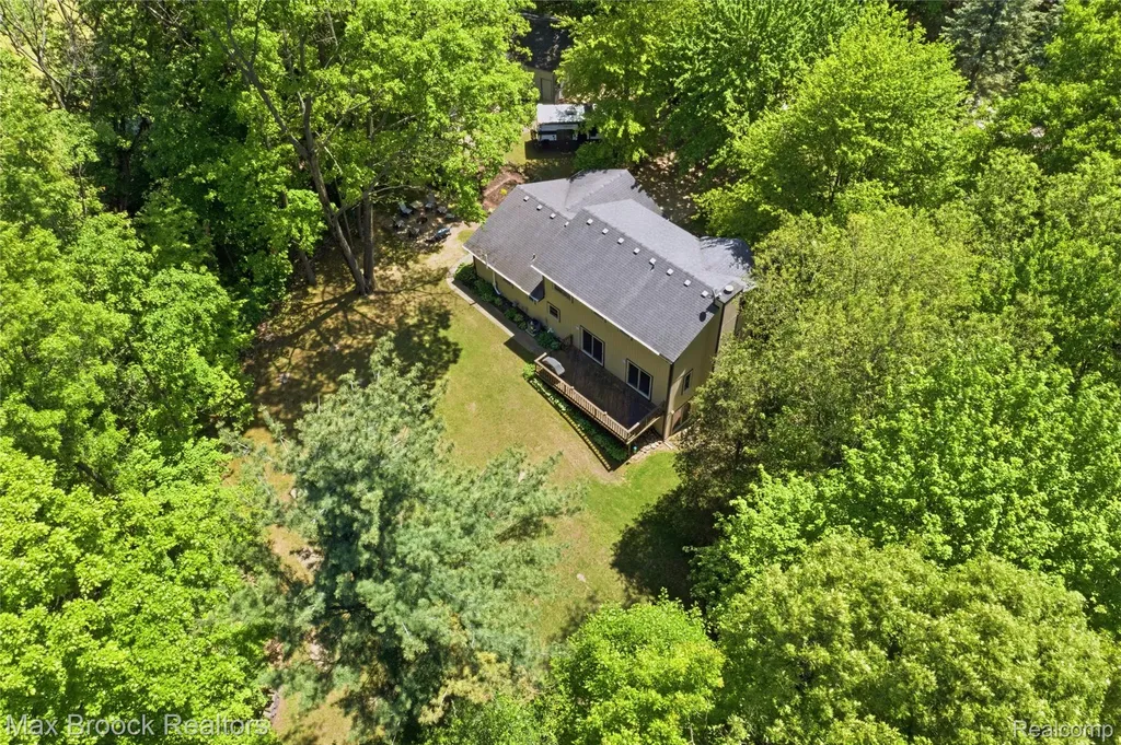 4457 Fettig Trail White Lake Charter Township MI 48383