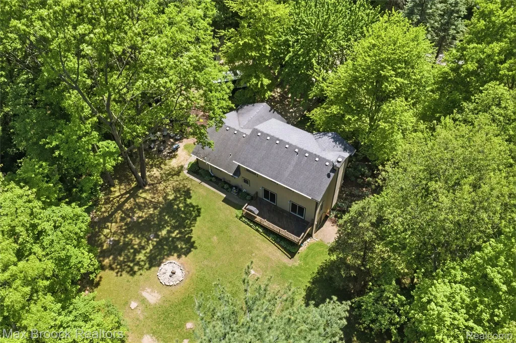4457 Fettig Trail White Lake Charter Township MI 48383