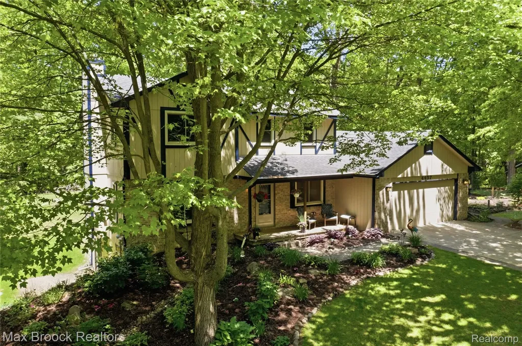 4457 Fettig Trail White Lake Charter Township MI 48383