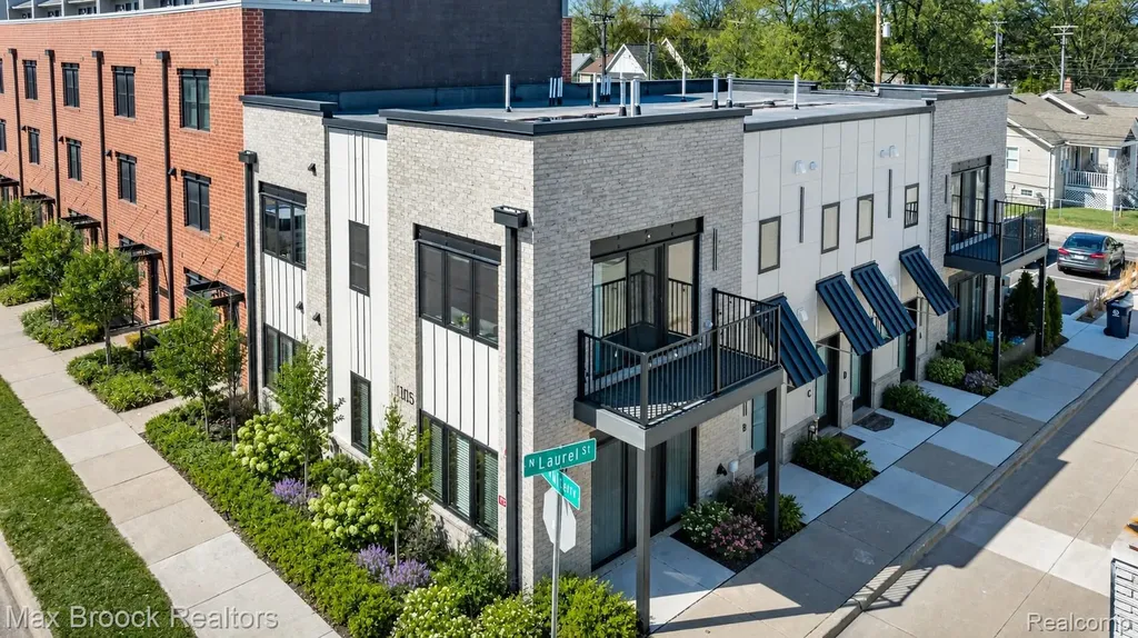 105 N Laurel Street Royal Oak City MI 48067