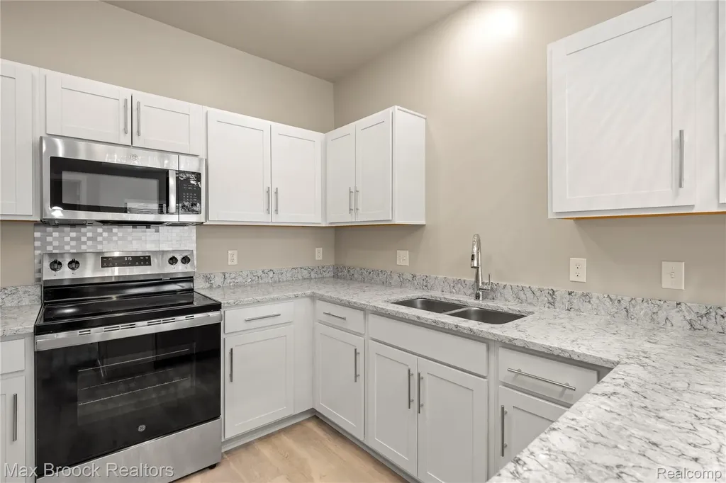 105 N Laurel Street Royal Oak City MI 48067
