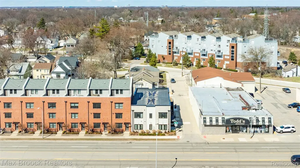 105 N Laurel Street Royal Oak City MI 48067