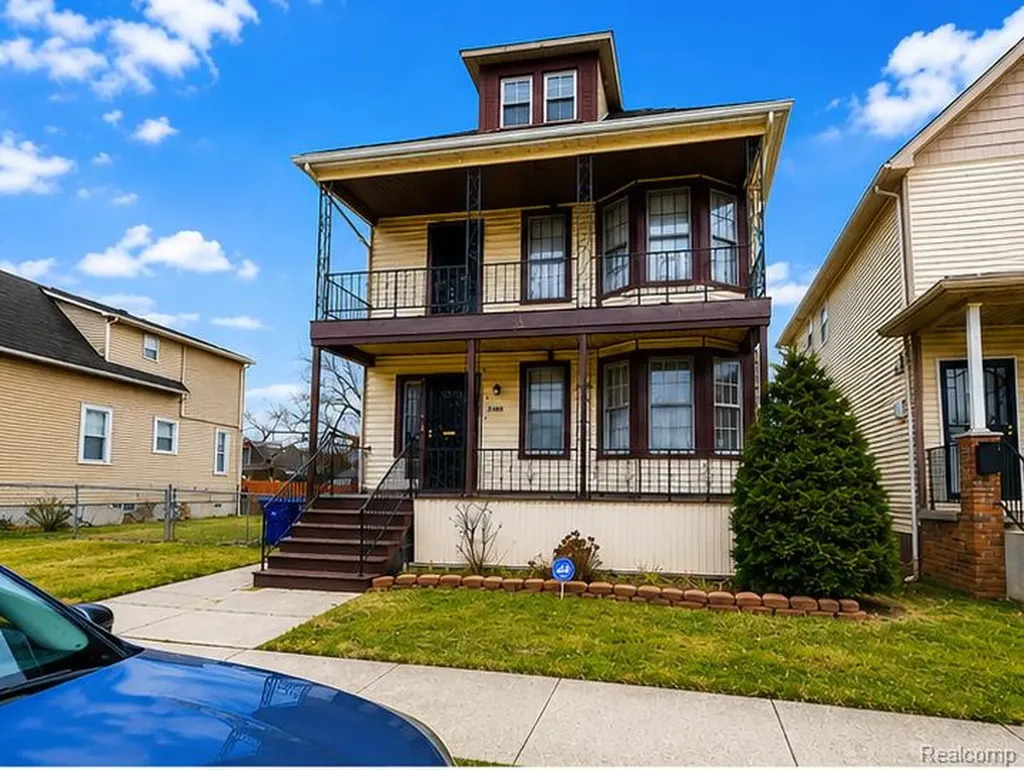 2400 Danforth Street Hamtramck City MI 48212