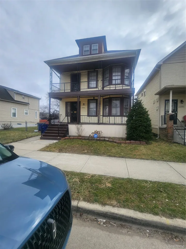 2400 Danforth Street Hamtramck City MI 48212