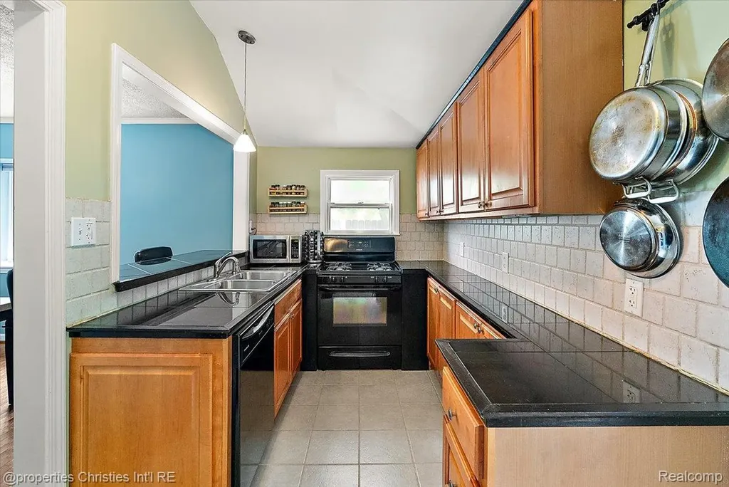 2715 Inman Street Ferndale City MI 48220