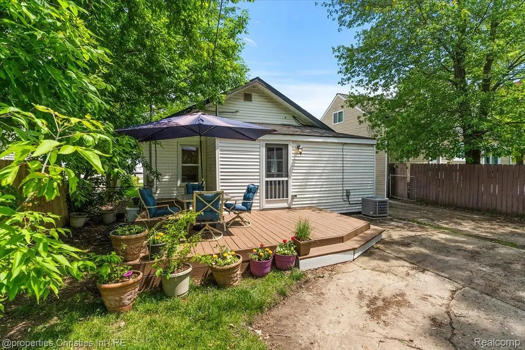 2715 Inman Street Ferndale City MI 48220