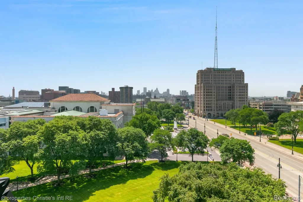 15 E Kirby Street Detroit City MI 48202