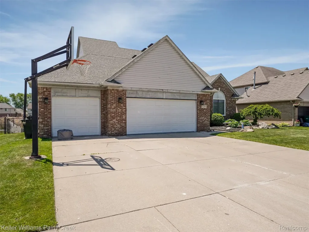 52359 Fox Pointe Drive New Baltimore City MI 48047