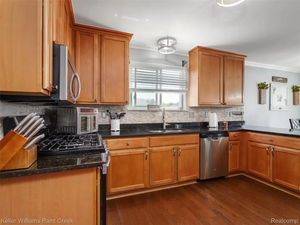 52359 Fox Pointe Drive New Baltimore City MI 48047