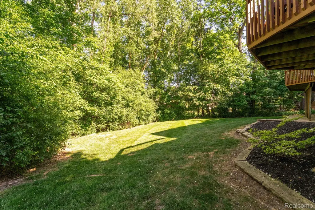 39200 Heatherbrook Drive Farmington Hills City MI 48331