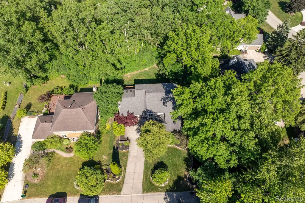 39200 Heatherbrook Drive Farmington Hills City MI 48331