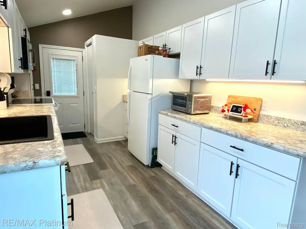 505 E Frank Street Fowlerville Village MI 48836