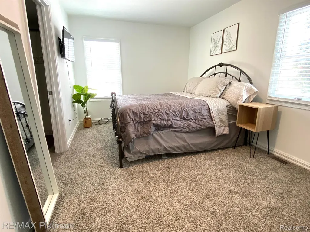 505 E Frank Street Fowlerville Village MI 48836