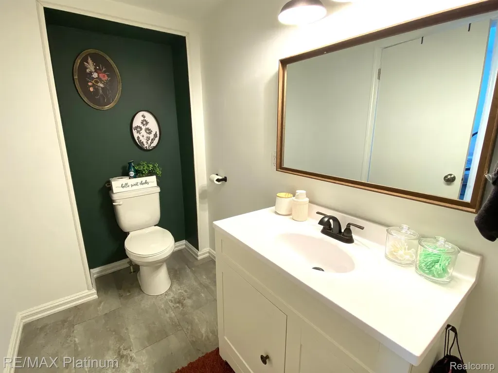 505 E Frank Street Fowlerville Village MI 48836