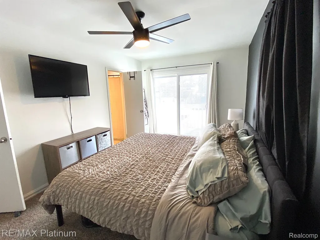 505 E Frank Street Fowlerville Village MI 48836